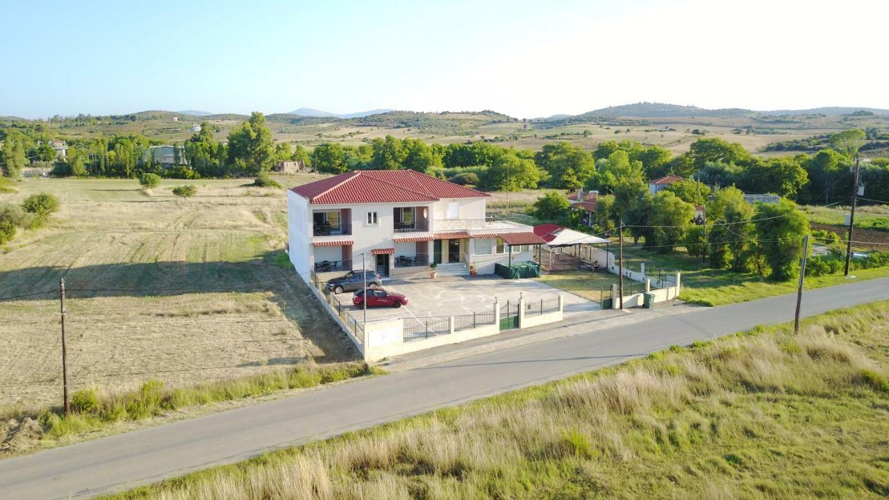 Avantis Apartments Perivolia  Exterior photo